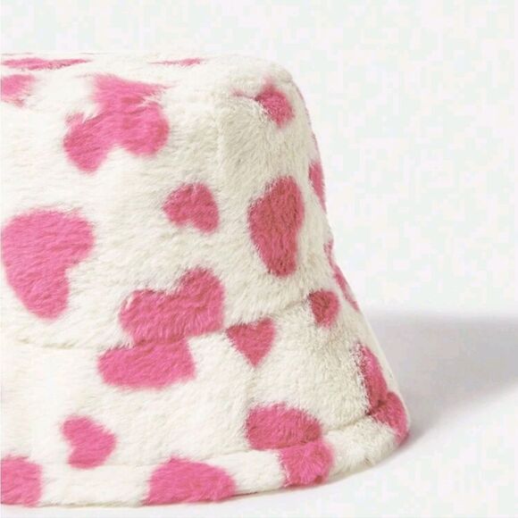 Heart Print Fuzzy Bucket Hat - Picture 2 of 3